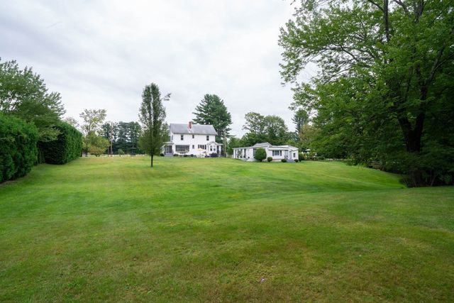 32 East Street, Southampton, MA 01073