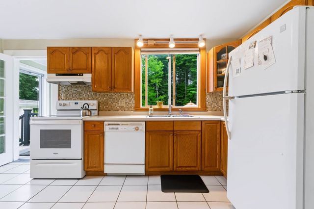 32 East Street, Southampton, MA 01073