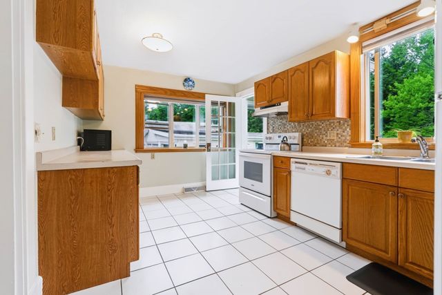 32 East Street, Southampton, MA 01073