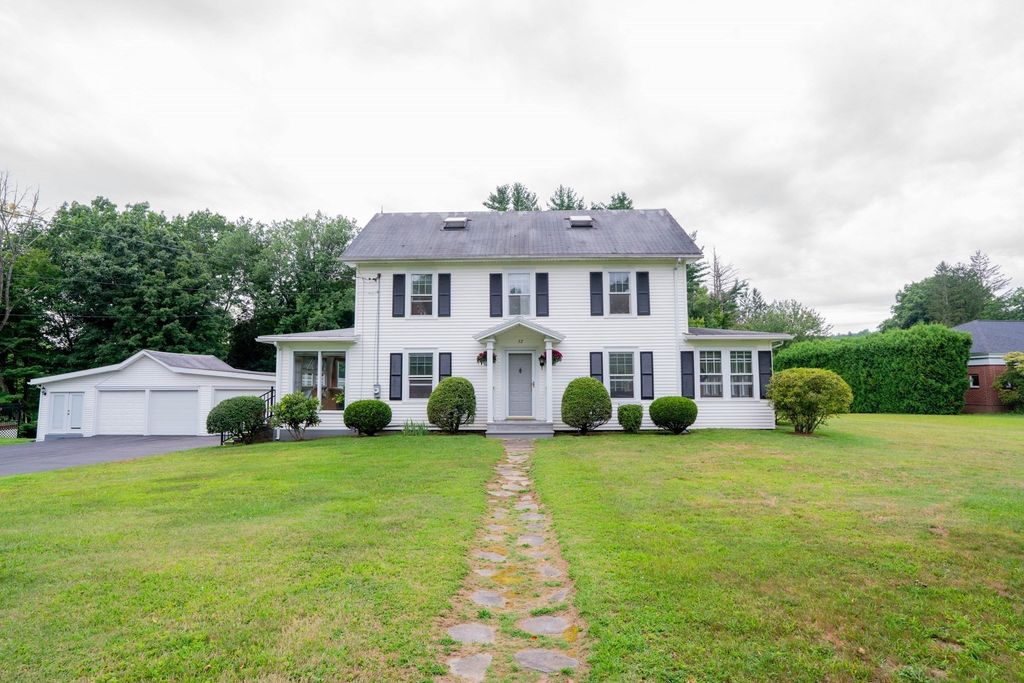 32 East Street, Southampton, MA 01073