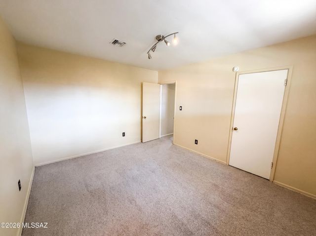 6611 E Julia Street, Tucson, AZ 85710
