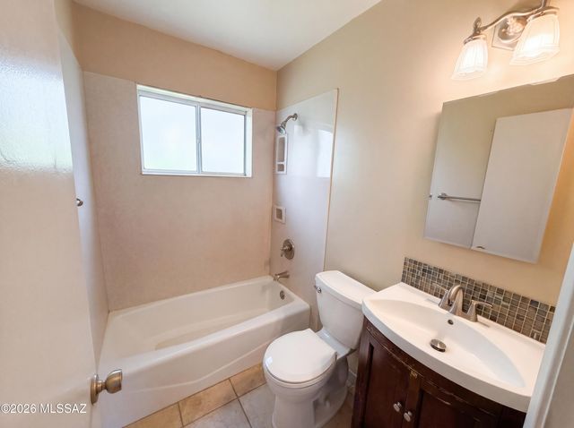 6611 E Julia Street, Tucson, AZ 85710