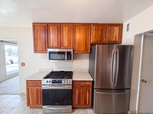 6611 E Julia Street, Tucson, AZ 85710