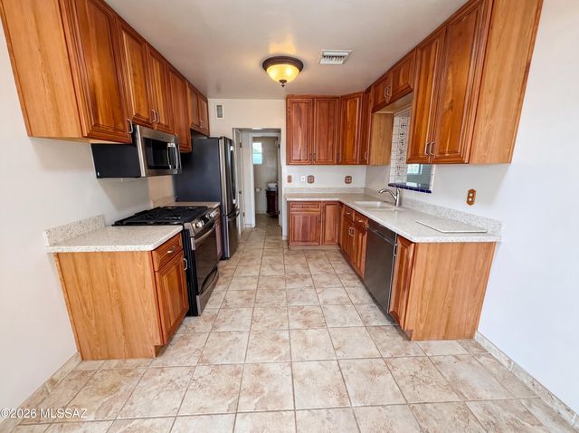6611 E Julia Street, Tucson, AZ 85710