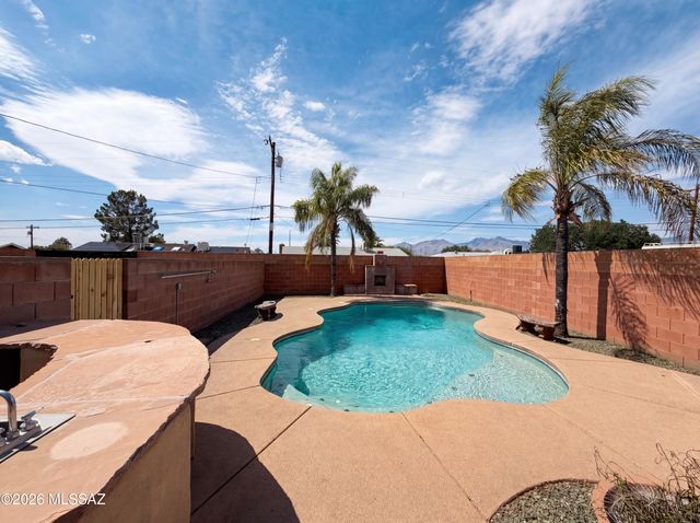 6611 E Julia Street, Tucson, AZ 85710