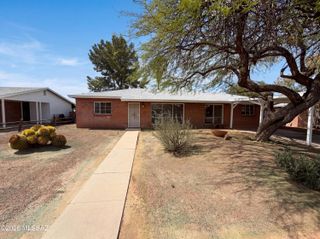 6611 E Julia Street, Tucson, AZ 85710