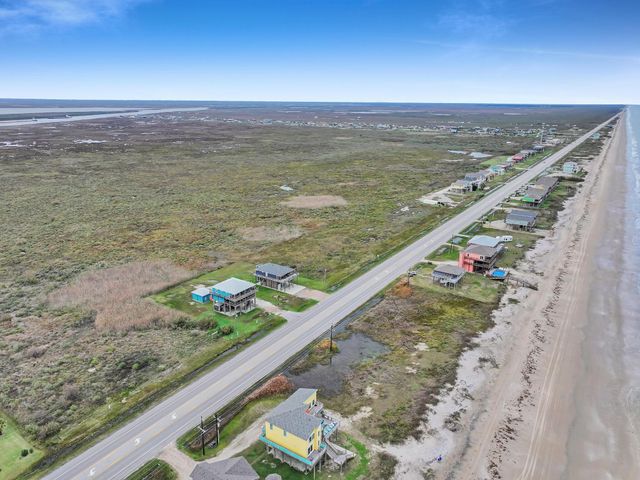 2409 Highway 87, Gilchrist, TX 77617