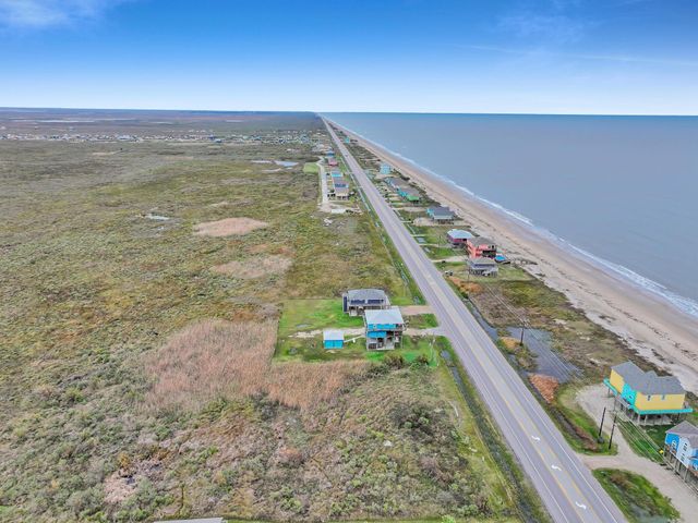 2409 Highway 87, Gilchrist, TX 77617