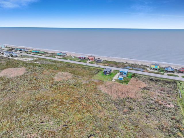 2409 Highway 87, Gilchrist, TX 77617