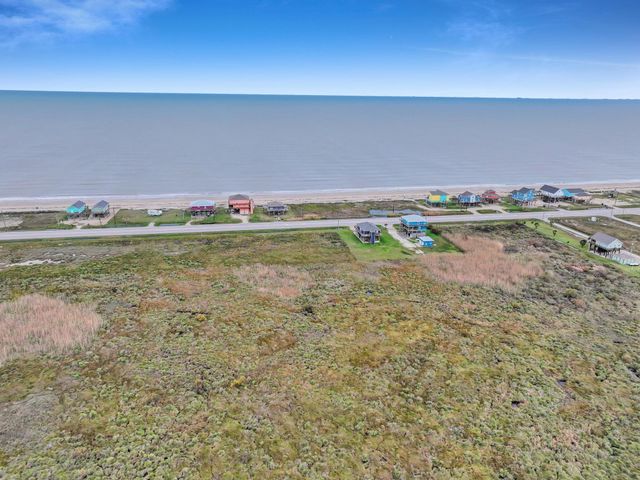 2409 Highway 87, Gilchrist, TX 77617