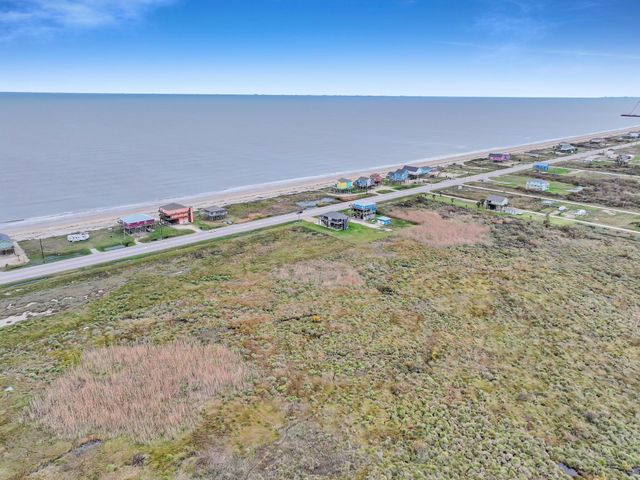 2409 Highway 87, Gilchrist, TX 77617