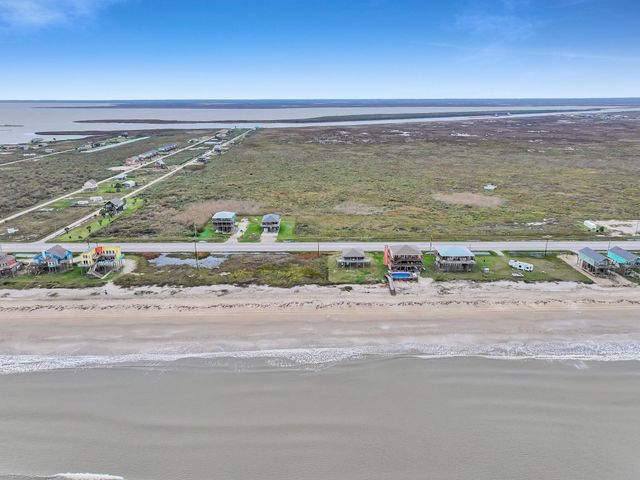 2409 Highway 87, Gilchrist, TX 77617