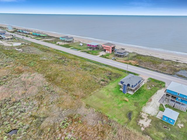 2409 Highway 87, Gilchrist, TX 77617