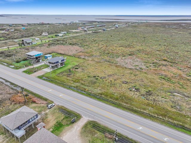 2409 Highway 87, Gilchrist, TX 77617