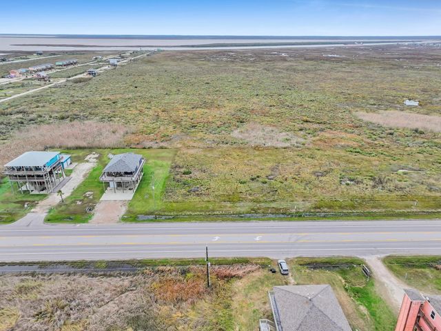 2409 Highway 87, Gilchrist, TX 77617