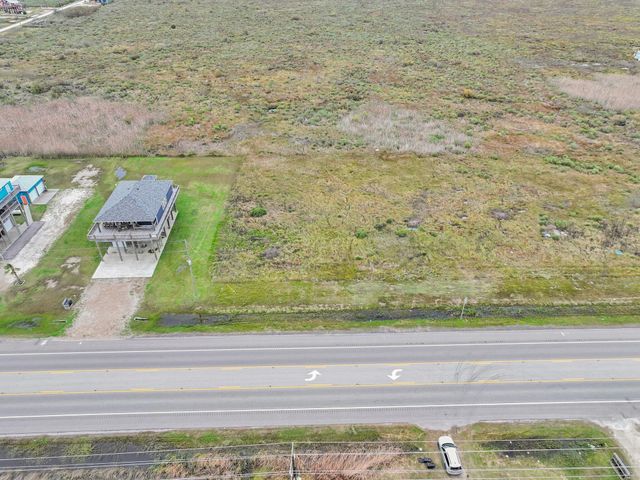 2409 Highway 87, Gilchrist, TX 77617