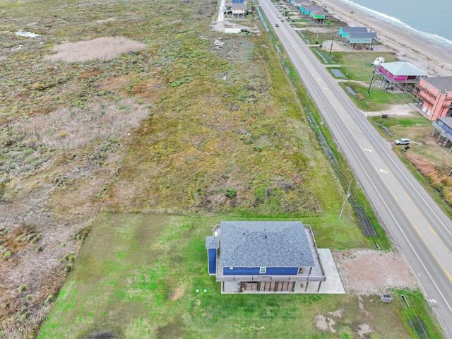 2409 Highway 87, Gilchrist, TX 77617