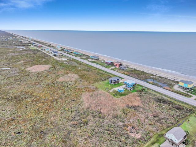 2409 Highway 87, Gilchrist, TX 77617