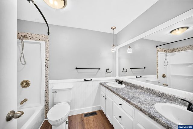 1380 Westwood Dr, Stayton, OR 97383