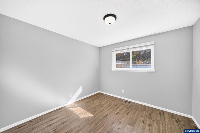 1380 Westwood Dr, Stayton, OR 97383