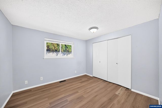 1380 Westwood Dr, Stayton, OR 97383
