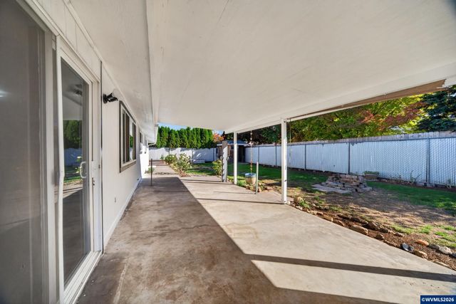 1380 Westwood Dr, Stayton, OR 97383