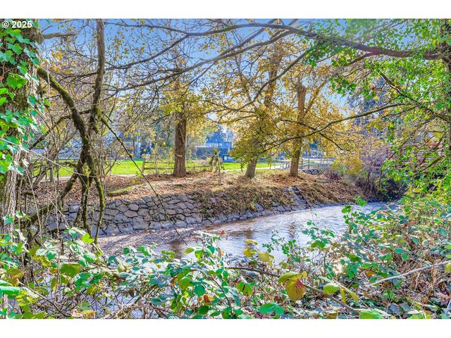 9310 Se LINWOOD Ave, Milwaukie, OR 97222