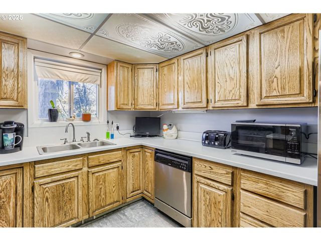 9310 Se LINWOOD Ave, Milwaukie, OR 97222