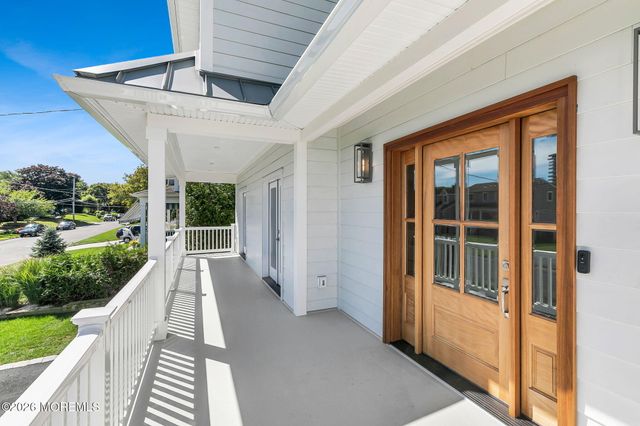 32 Shrewsbury Drive, Monmouth Beach, NJ 07750