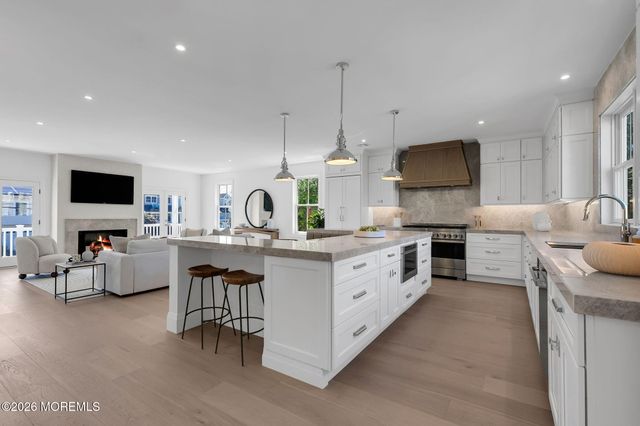 32 Shrewsbury Drive, Monmouth Beach, NJ 07750