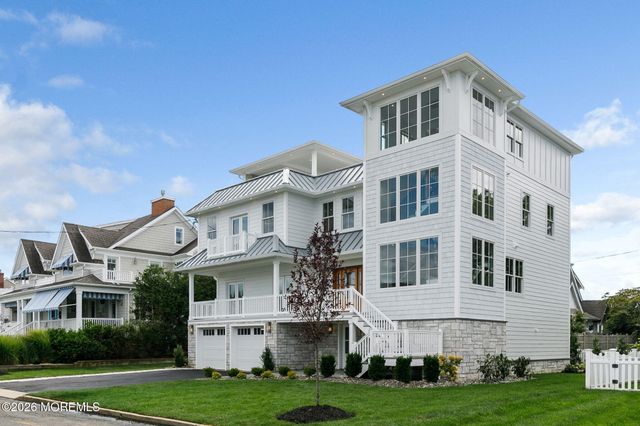 32 Shrewsbury Drive, Monmouth Beach, NJ 07750