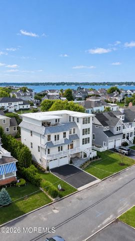 32 Shrewsbury Drive, Monmouth Beach, NJ 07750