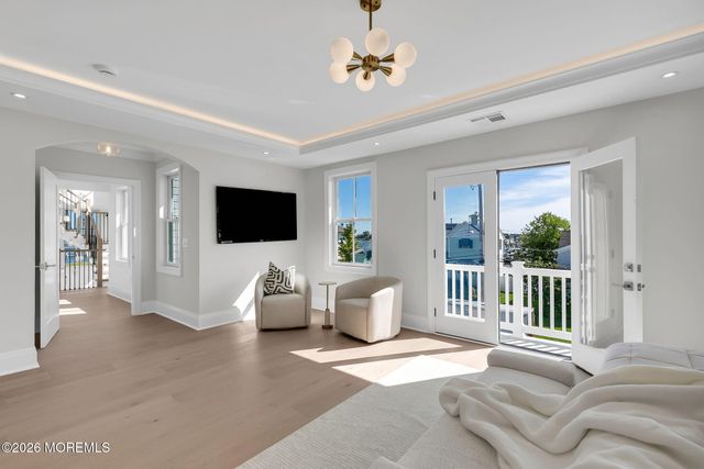 32 Shrewsbury Drive, Monmouth Beach, NJ 07750