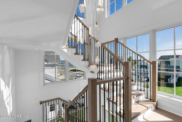 32 Shrewsbury Drive, Monmouth Beach, NJ 07750
