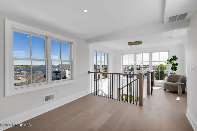 32 Shrewsbury Drive, Monmouth Beach, NJ 07750