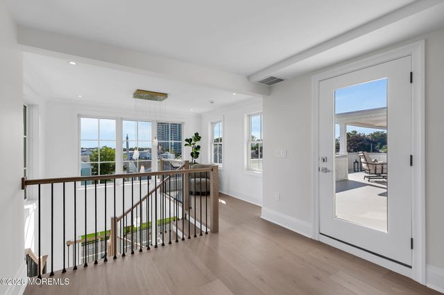 32 Shrewsbury Drive, Monmouth Beach, NJ 07750