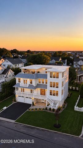 32 Shrewsbury Drive, Monmouth Beach, NJ 07750