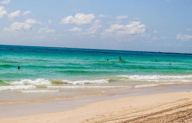 2615 Collins Ave 37, Miami Beach, FL 33140