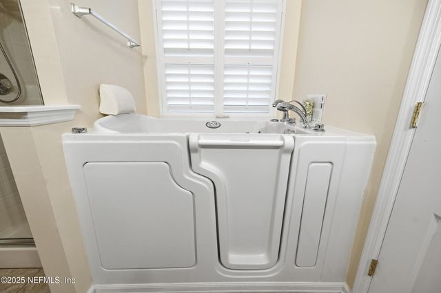 1014 BASS HARBOR Drive, Jacksonville, FL 32225