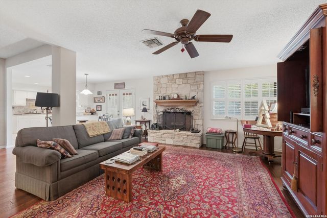 414 Schryver St, Boerne, TX 78006