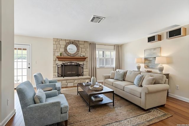 414 Schryver St, Boerne, TX 78006