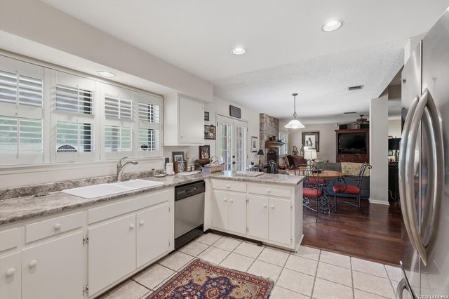 414 Schryver St, Boerne, TX 78006