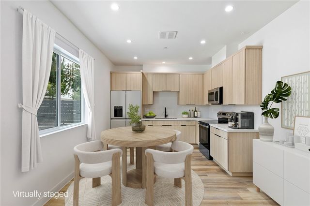 1023 E 28th, Los Angeles, CA 90011