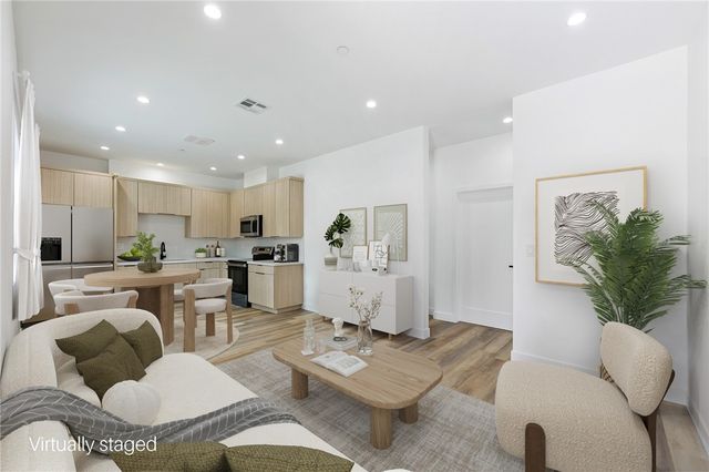 1023 E 28th, Los Angeles, CA 90011