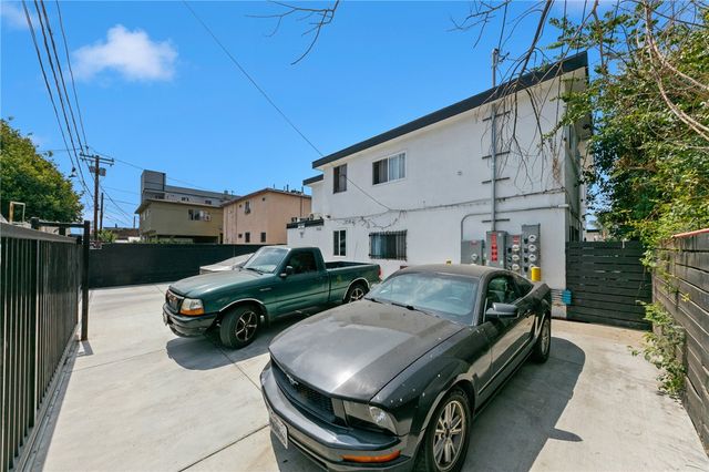 1023 E 28th, Los Angeles, CA 90011