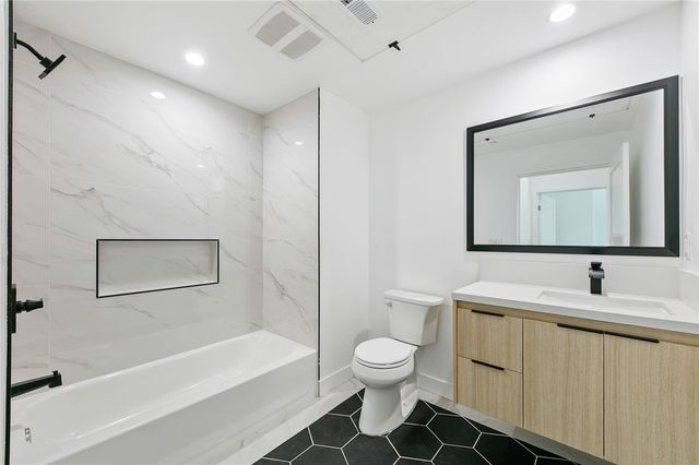1023 E 28th, Los Angeles, CA 90011