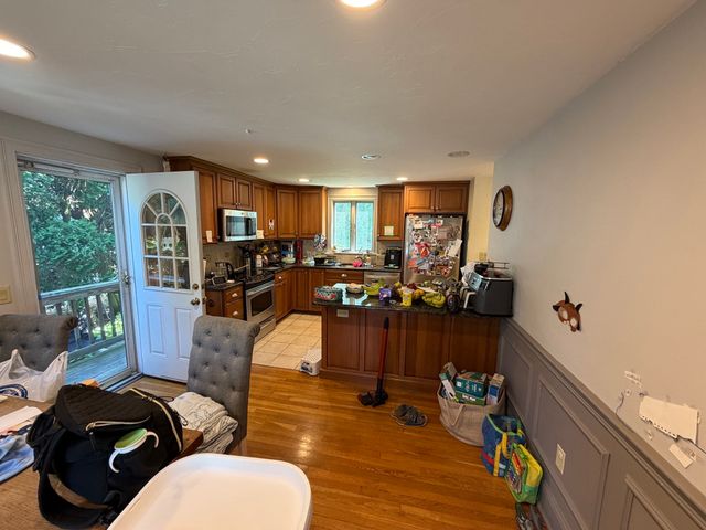 67 Bow Rd 67, Newton, MA 02459