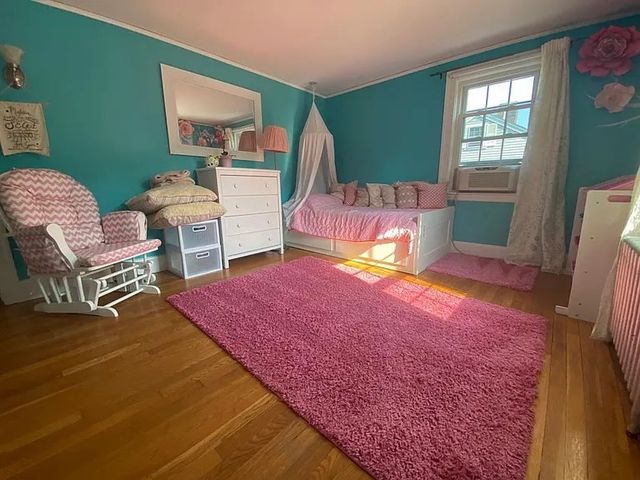 67 Bow Rd 67, Newton, MA 02459