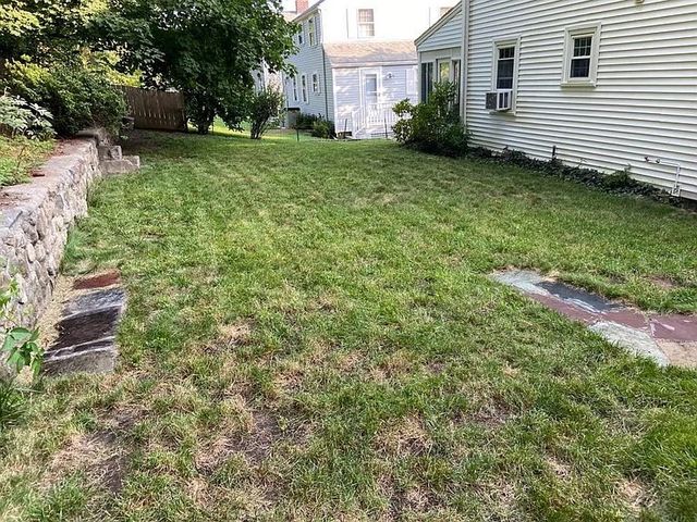 67 Bow Rd 67, Newton, MA 02459