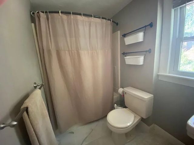 67 Bow Rd 67, Newton, MA 02459